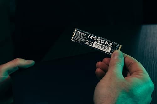 Verbatim Vi3000 NVMe M.2 SSD 2 TB, internes SSD-Laufwerk mit PCIe Gen 3 Schnittstelle, bis zu 3.100 MB/s Lesegeschwindigkeit, kompakt und leistungsstark für PC und Laptop, schwarz Bild 6
