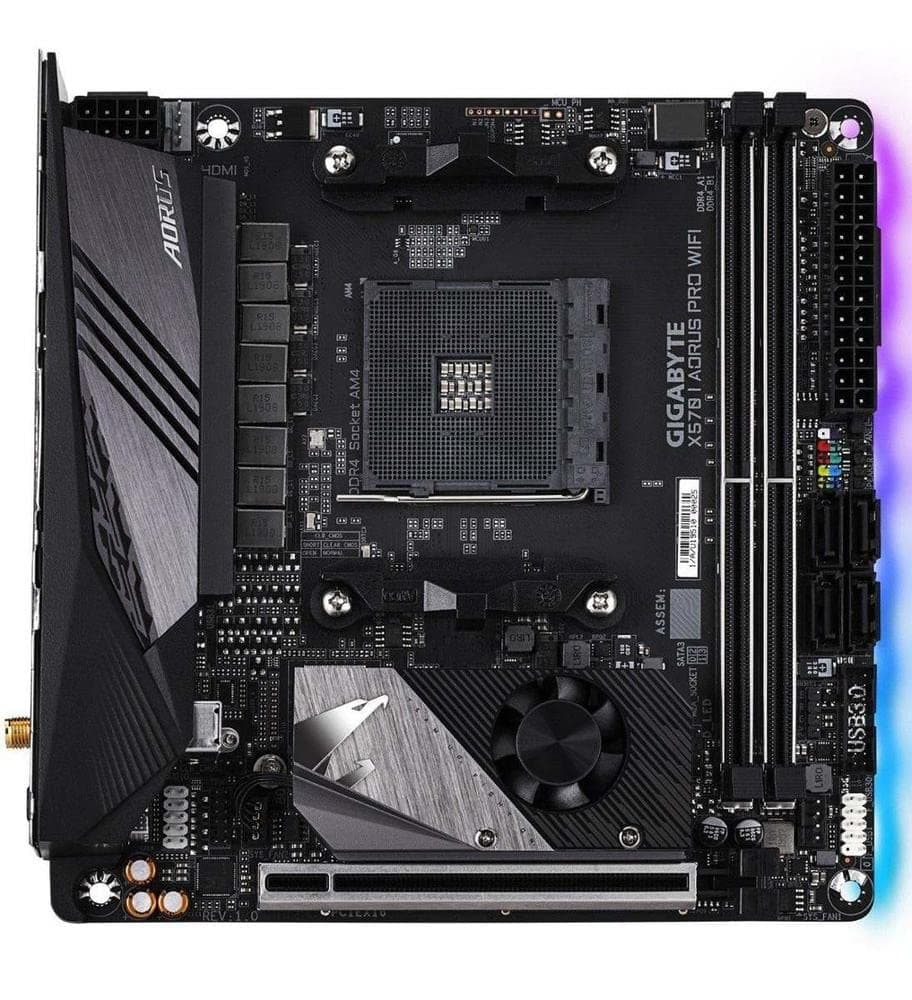 GIGABYTE X570 I AORUS Pro Wi-Fi (AMD Ryzen 3000/X570/Mini-Itx/PCIe4.0/DDR4/USB 3.1/Realtek ALC1220-Vb/DisplayPort 1.4/2xHDMI 2.0B/RGB Fusion 2.0/Gaming Motherboard) Bild 3