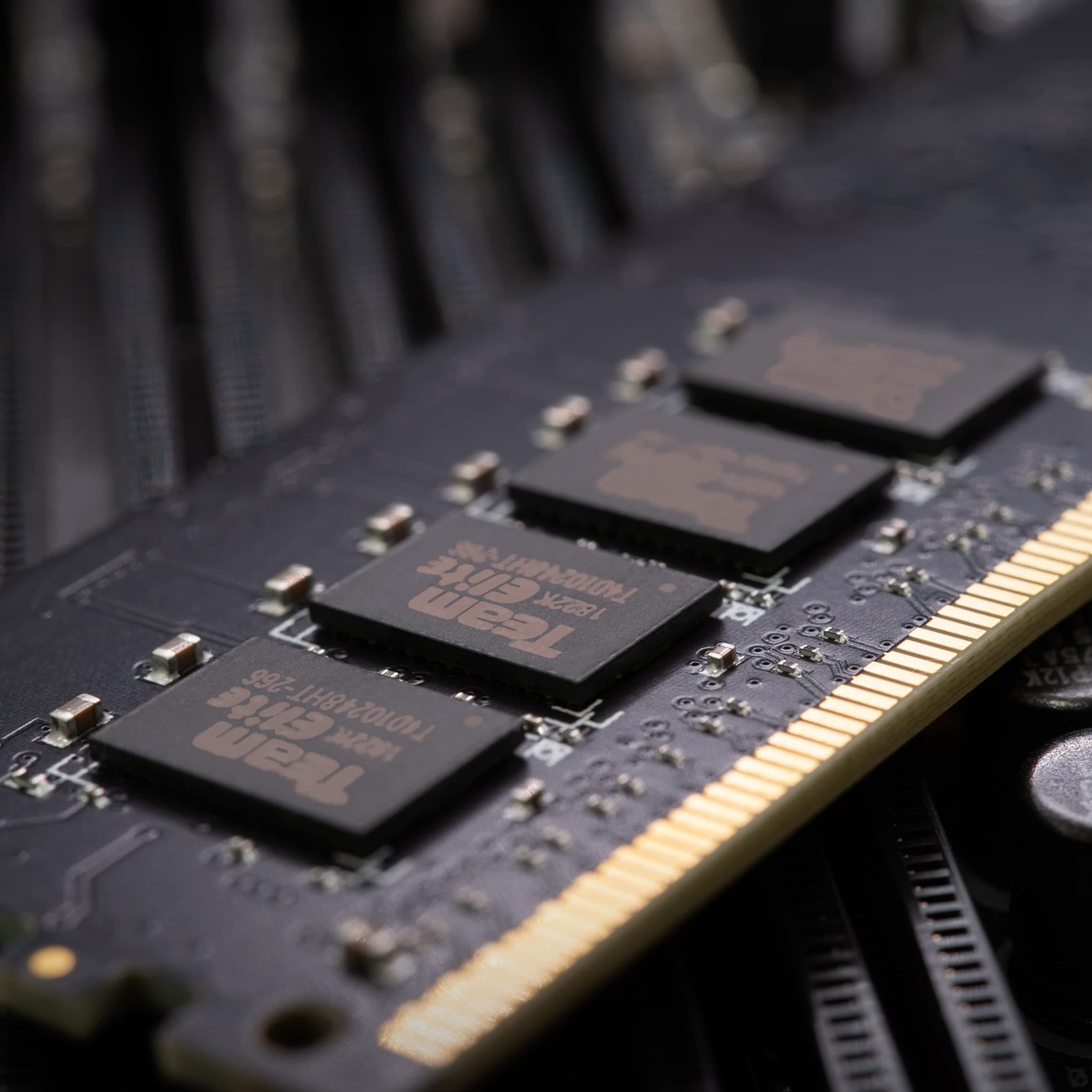 TEAMGROUP Elite DDR5 64GB Kit (2x32GB) 5600Mhz IC PC5-44800 CL46 Non-ECC Unbuffered UDIMM 288 Pin PC Computer Desktop Memory Module Ram Supports Intel & AMD TED564G5600C46DC01 Bild 5