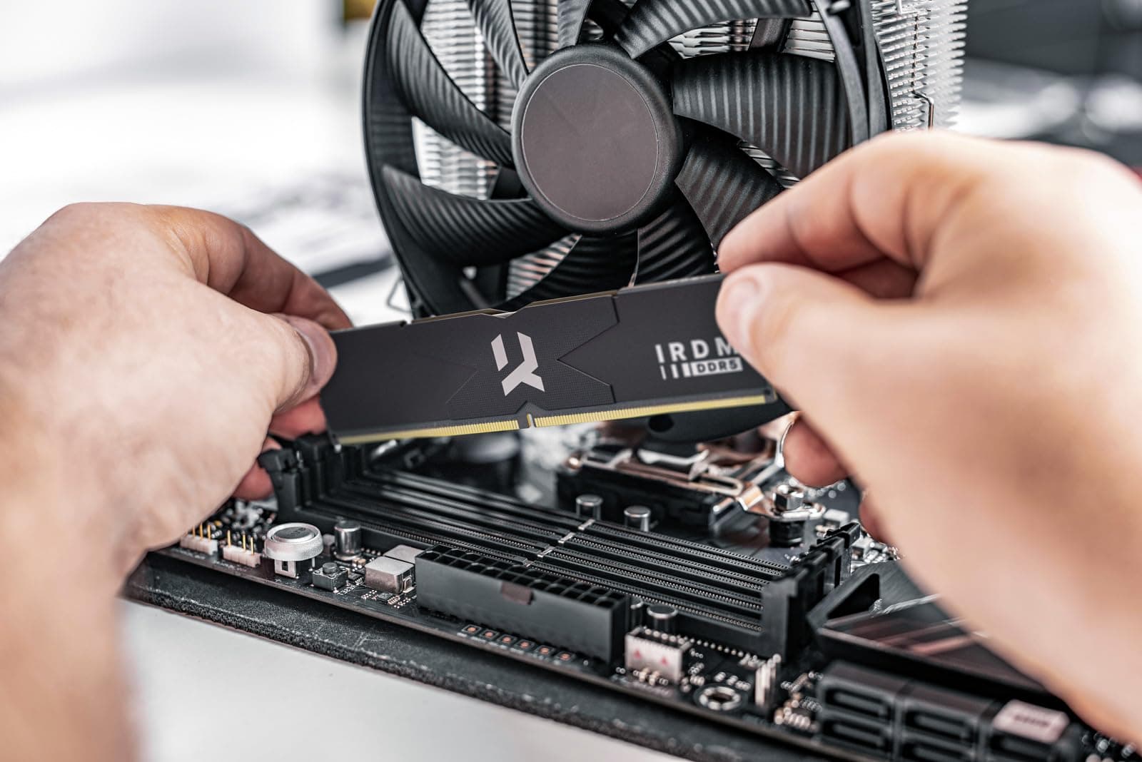 Goodram - Speichermodul RAM, DDR5 IRDM Computer RAM Modul - 16GB 5600MHz CL36 SR DIMM Black V Silver - für Gamer und Profis - reibungsloser und Stabiler Betrieb Bild 8