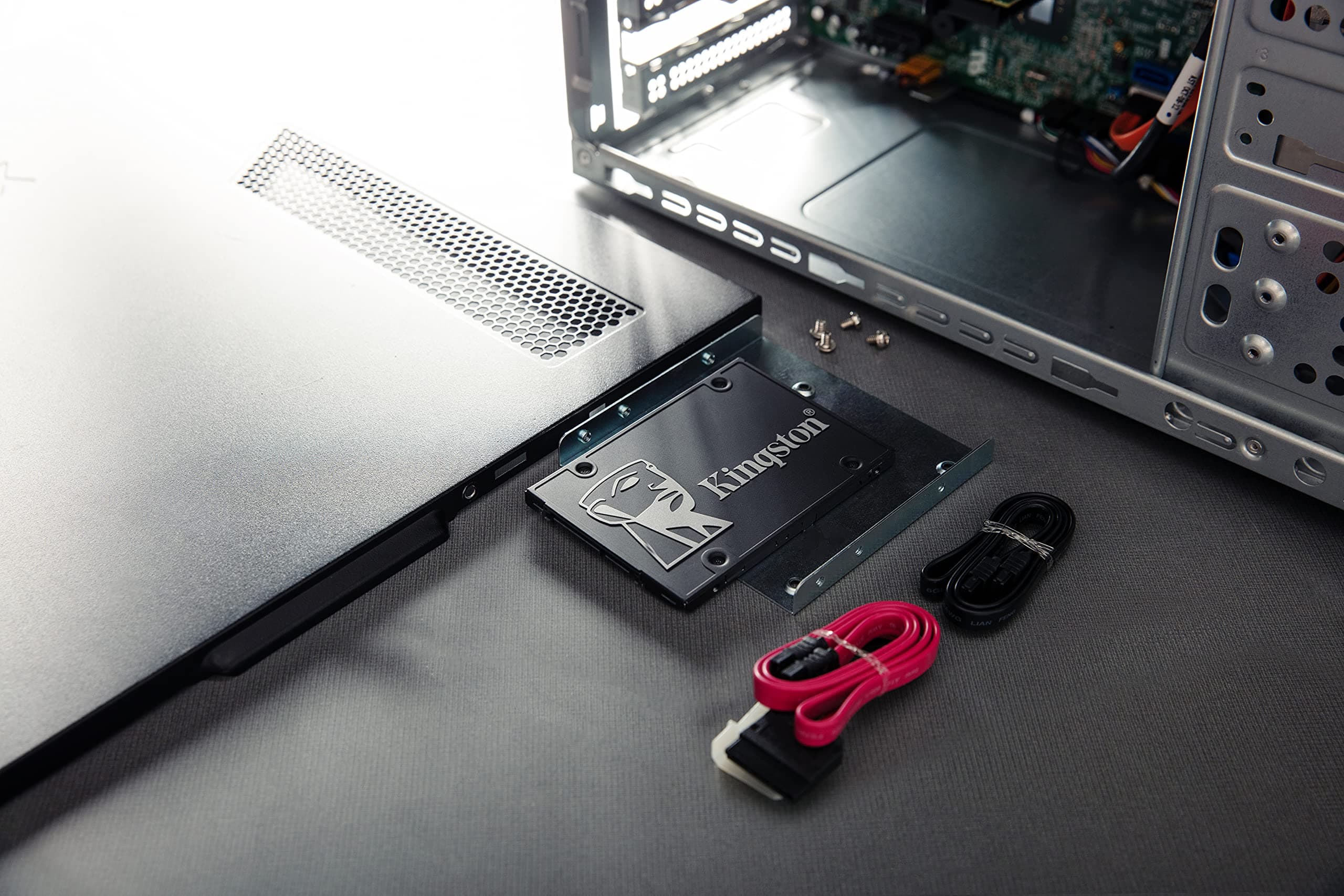 Kingston KC600 SSD SKC600B/20482G Interne SSD 2.5" SATA Rev 3.0, 3D TLC, XTS AES 256-Bit-Verschlüsselung - Desktop/Notebook-Upgrade-Kit Bild 4