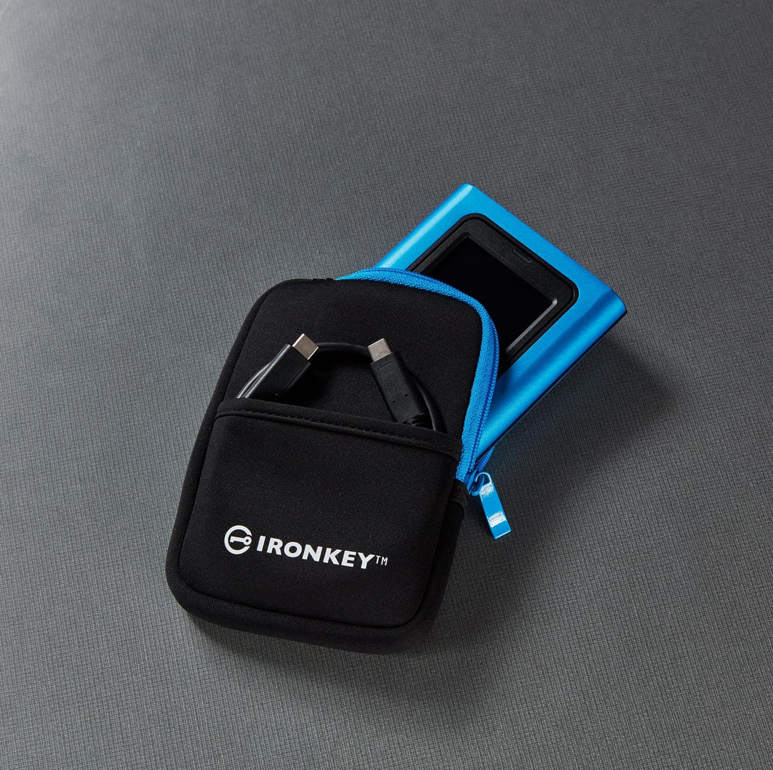 Kingston IronKey Vault Privacy 80 - Externe SSD - FIPS 197-zertifiziert mit XTS-AES-256-Bit-Verschlüsselung- Up to 250MB/s beim Lesen, 250MB/s beim Schreiben - IKVP80ES/960G Bild 8