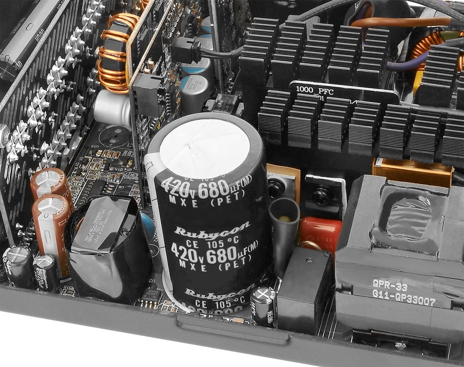 Thermaltake Toughpower GF3 850W | PC-ATX-3.0-Netzteil | PCIe Gen 5.0 | 80-Plus-Gold | voll-modular | leiser 140 Lüfter | EU Zertifiziert Bild 3