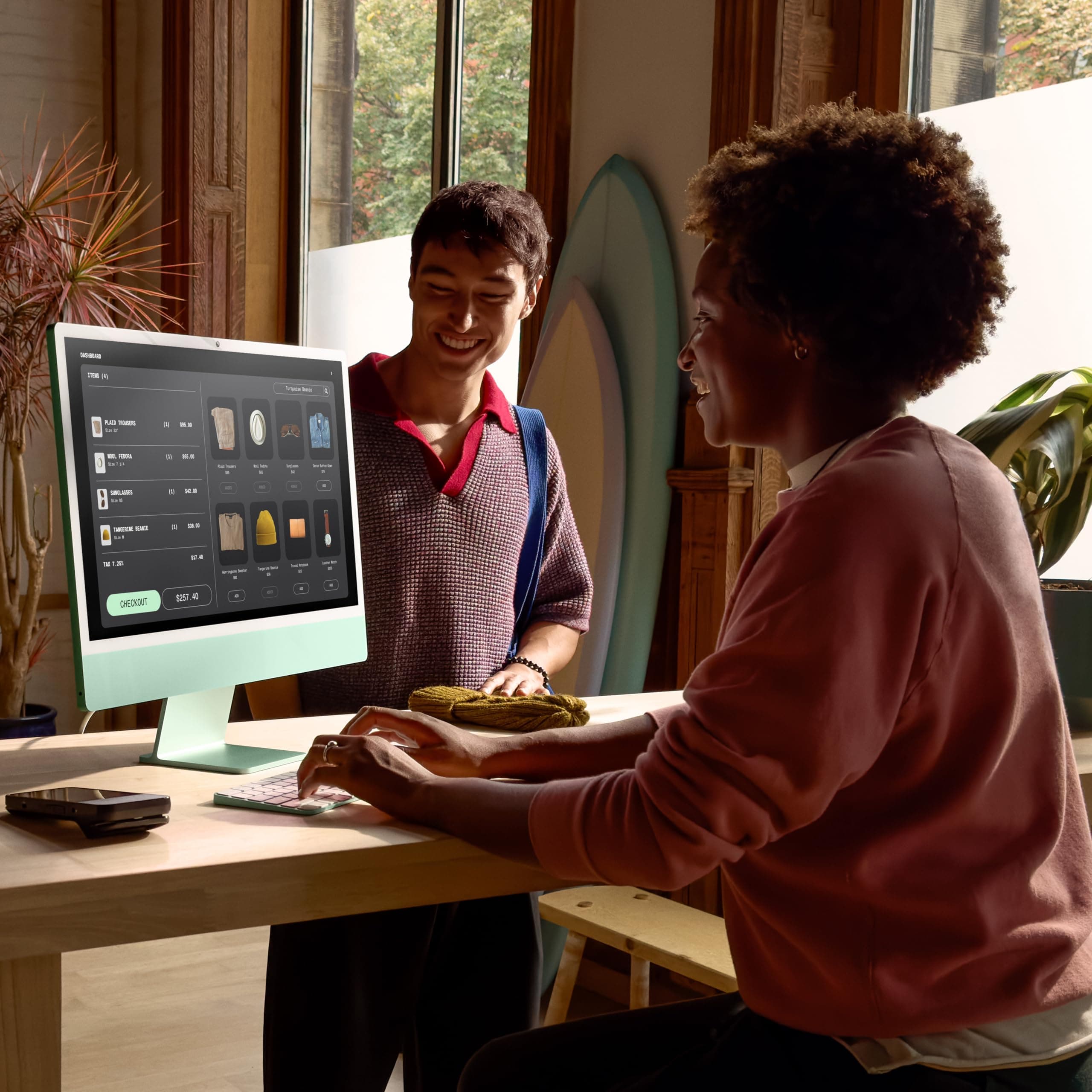 Apple iMac All-in-One Desktop-Computer mit M4 Chip mit 8 Core CPU und 8 Core GPU: 24" Retina Display, 16 GB gemeinsamer Arbeitsspeicher, 256 GB SSD Speicher, passendes Zubehör; Silber Bild 5