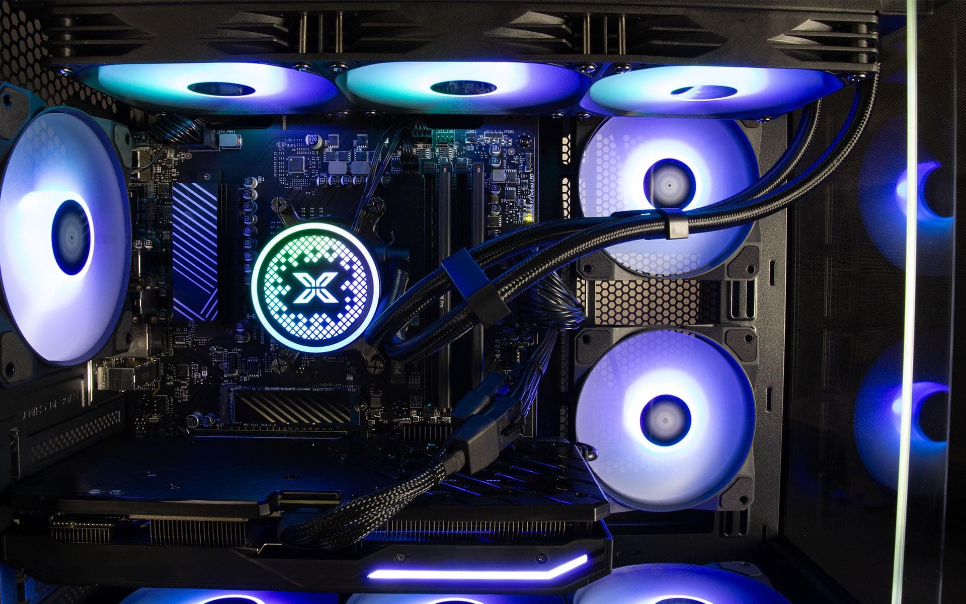 Captiva PC Highend Gaming R99-557 | AMD Ryzen 7 7800X3D | 32GB DDR5 RAM | Radeon RX 9070 XT 16GB | 1 TB SSD | Windows 11 Home Bild 7